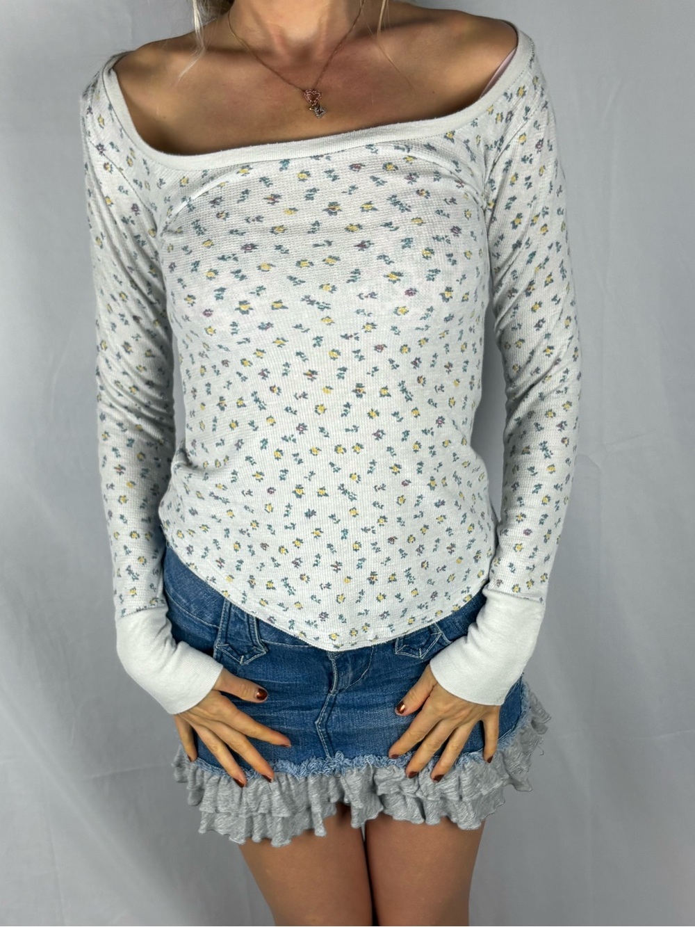 Y2K waffle knit long sleeve slim floral print top BDG XS coquette Minimalist